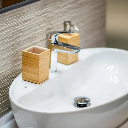 Luxury Thomas & Irini * コス・タウン